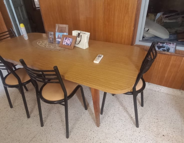 Mesa con sillas